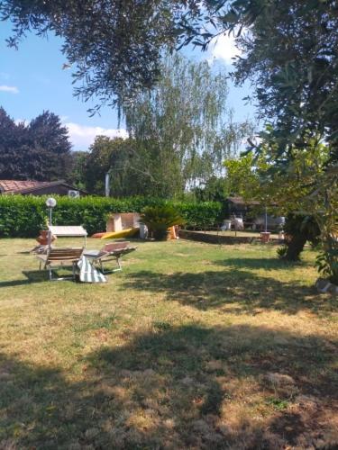 Independent Villa With Private Beach On The Lake ブラッチャーノ エクステリア 写真