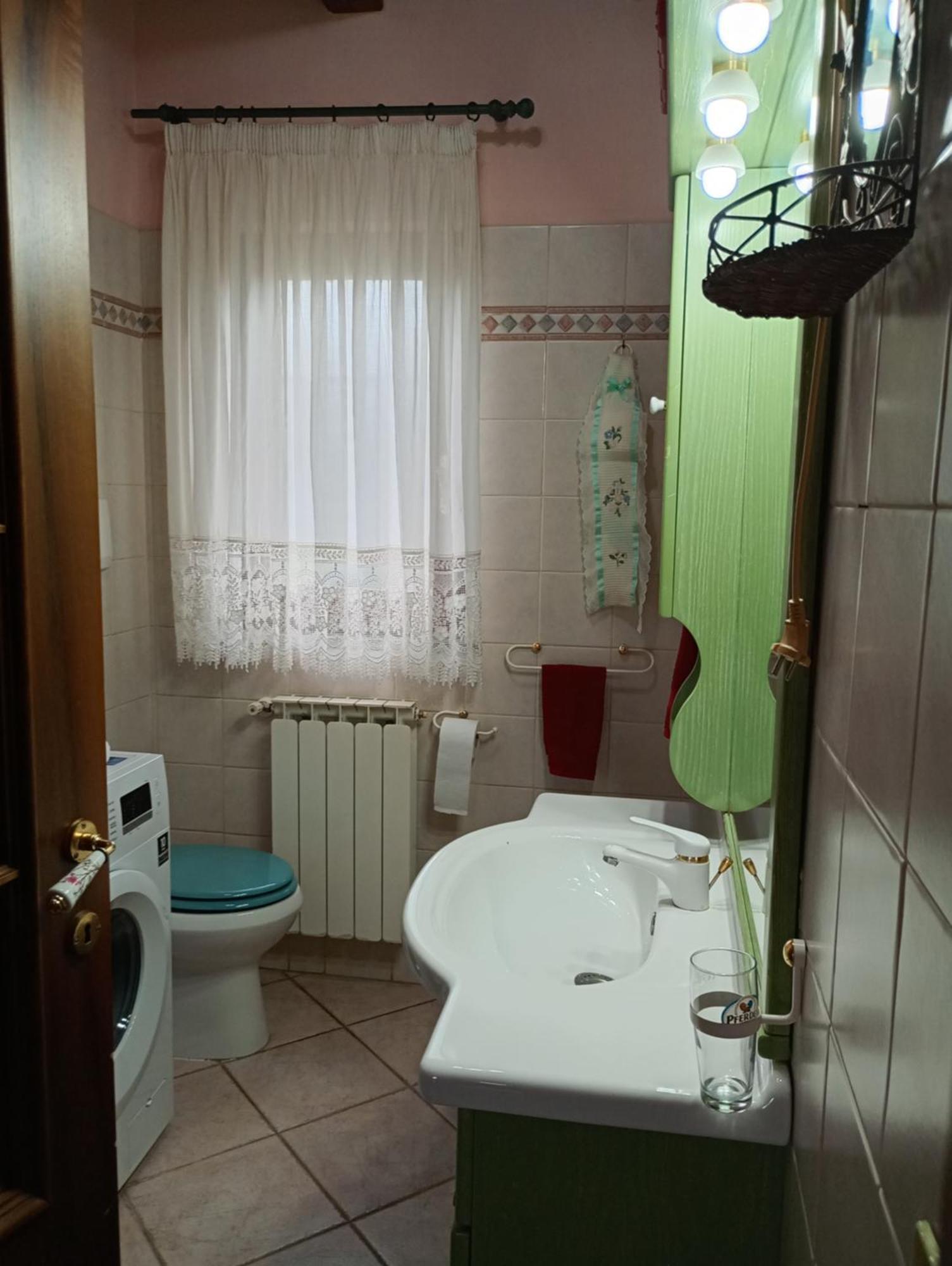 Independent Villa With Private Beach On The Lake ブラッチャーノ エクステリア 写真